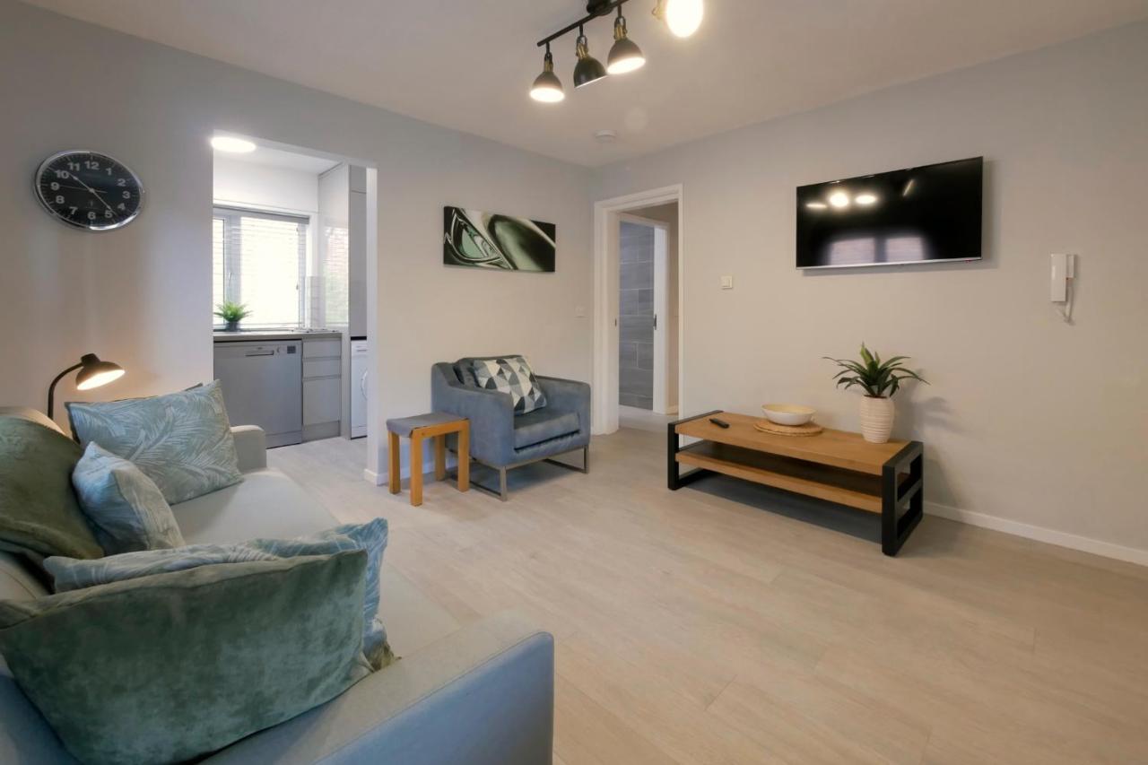 Апартаменты Crewe Short Lets 6 Victoria Court, Кру Экстерьер фото