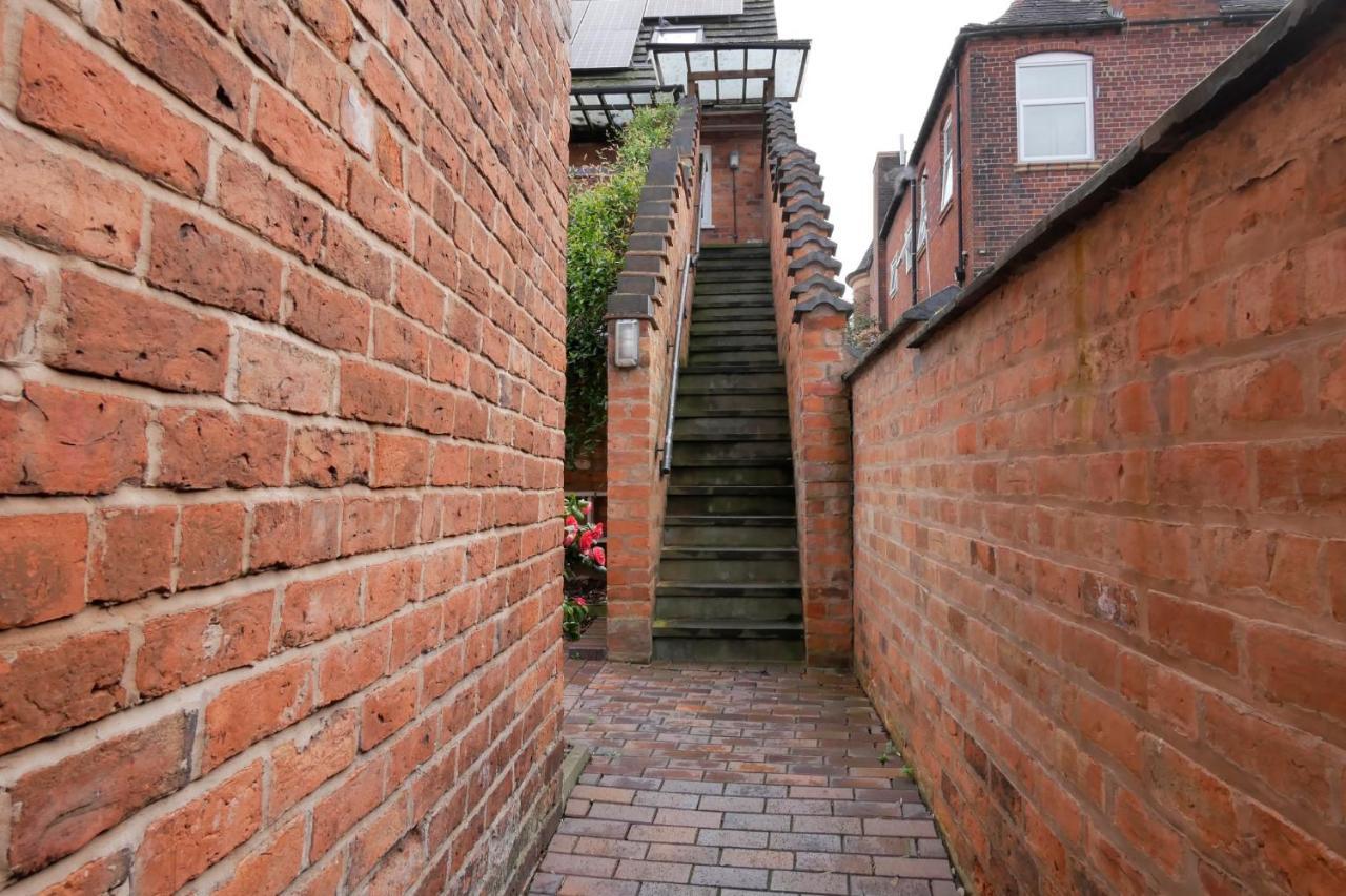 Апартаменты Crewe Short Lets 6 Victoria Court, Кру Экстерьер фото